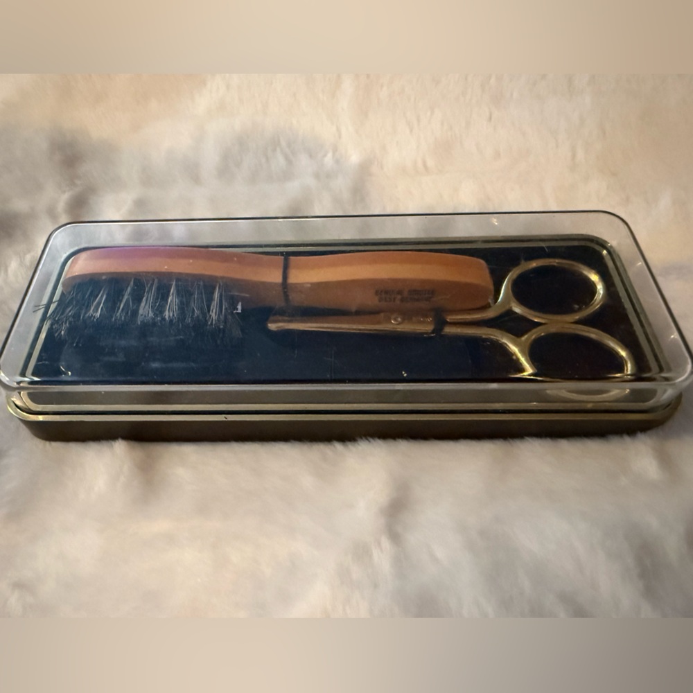 Premium Grooming Set with Gold Scissors